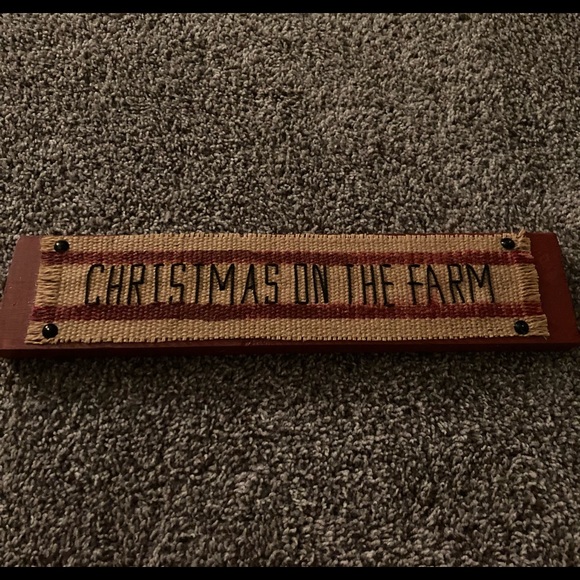 Burlap Handmade “Christmas On The Farm” Sign! - Picture 1 of 2